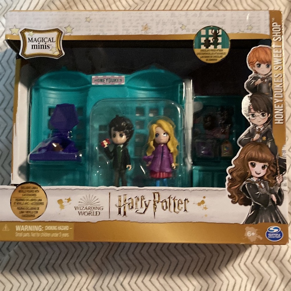 Harry Potter magical minis Honeydukes sweet shop